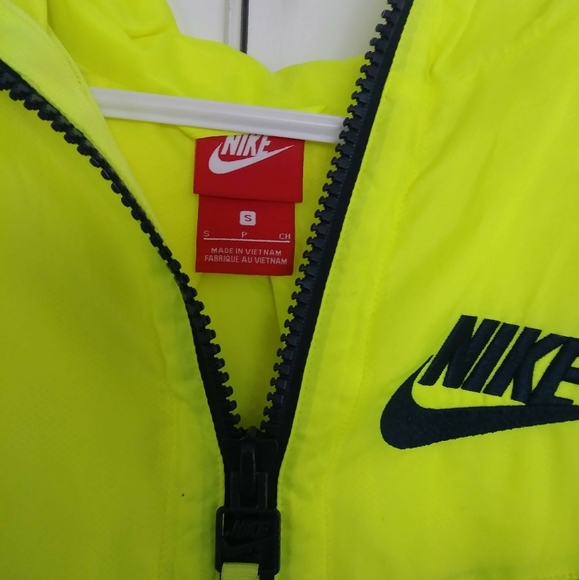 Nike wind breaker - Picture 2 of 2